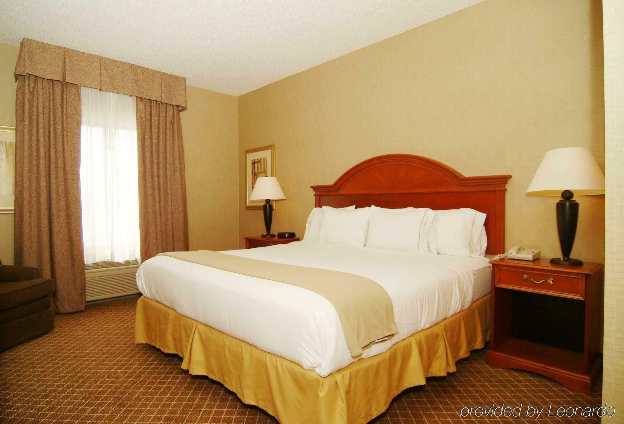 Holiday Inn Express Hotel & Suites Cedar Rapids I-380 At 33Rd Avenue, An Ihg Hotel חדר תמונה